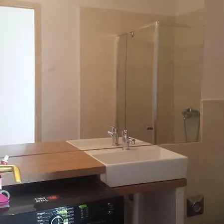 Karolina Apartmanház Apartamento