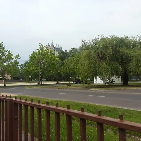 Karolina Apartmanház Apartamento